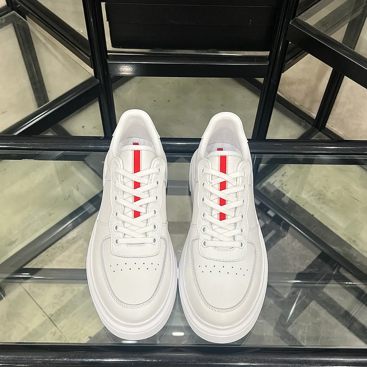 Men's shoes💰440 Prada/Prada Men's new casual shoes, this upper is made of imported calfskin + sheep lining! The outsole is made of non-slip sports foam and ultra-light, which feels good on the feet. It is a fashionable and stylish item!  Size: 38-44 (45 customized)